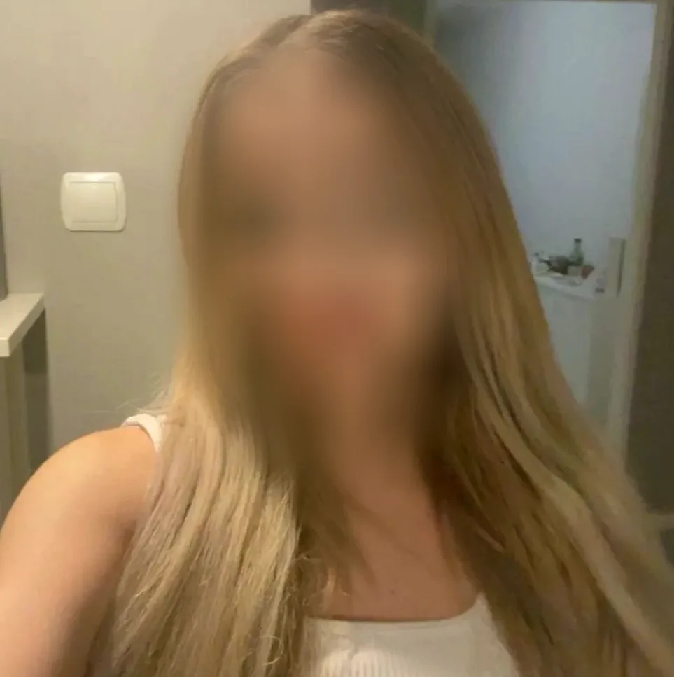 Angelika, 24