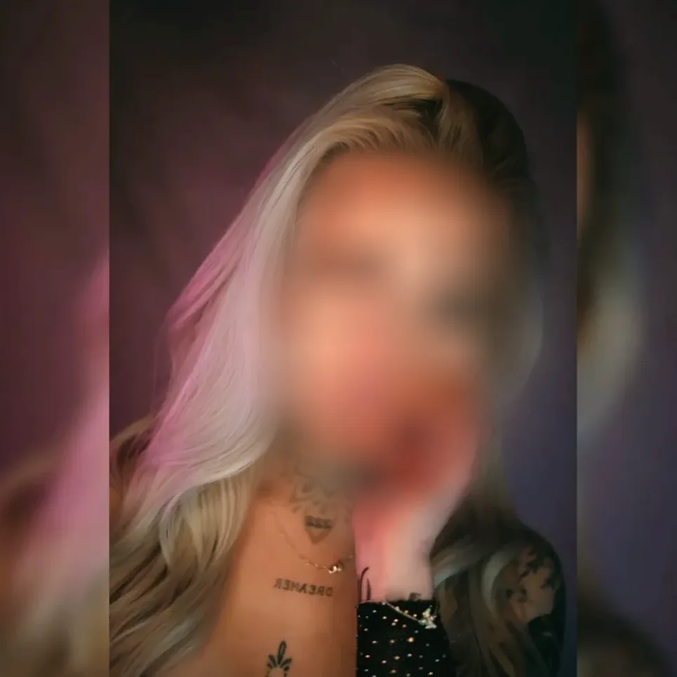 Clara, 26