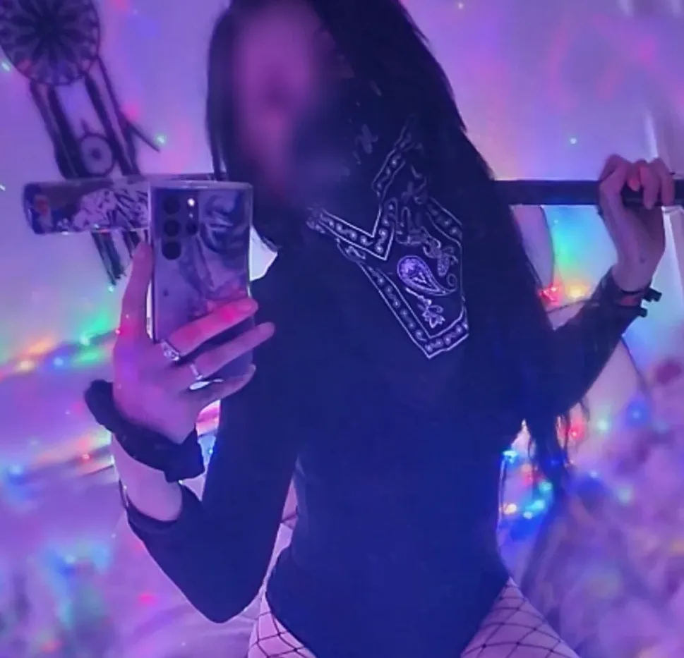 Dijana, 28