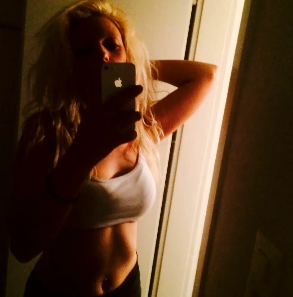 Emma, 33