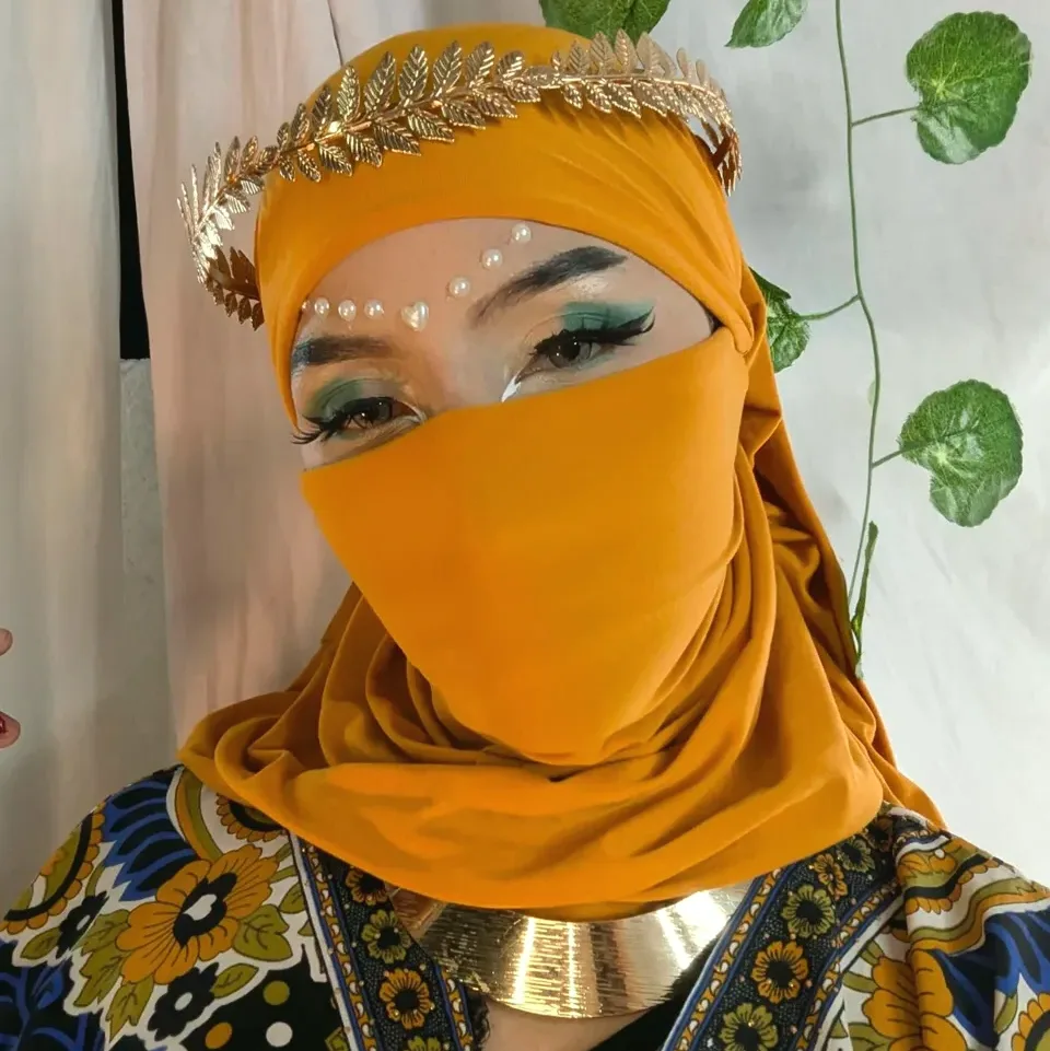 Jovana, 28