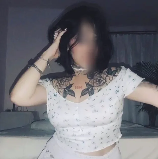 Lea, 28