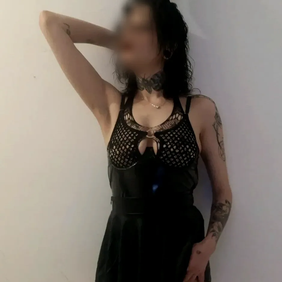 Mirela, 21