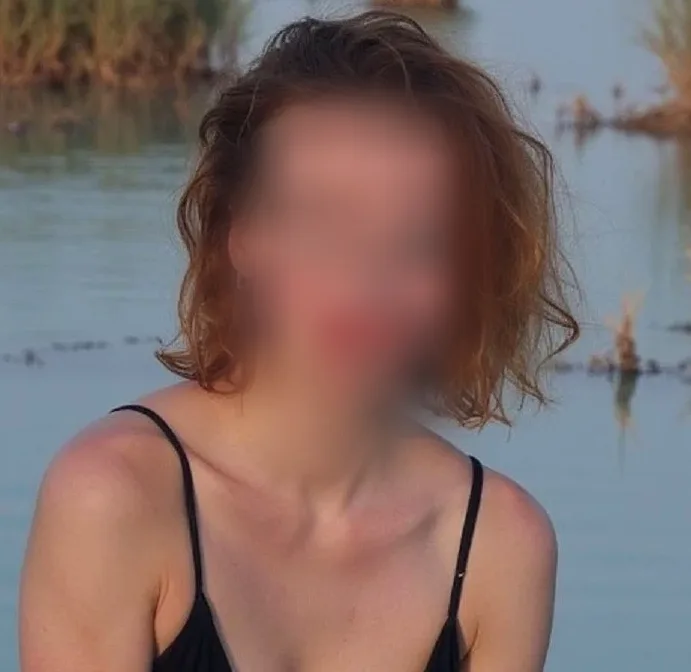 Nora, 25